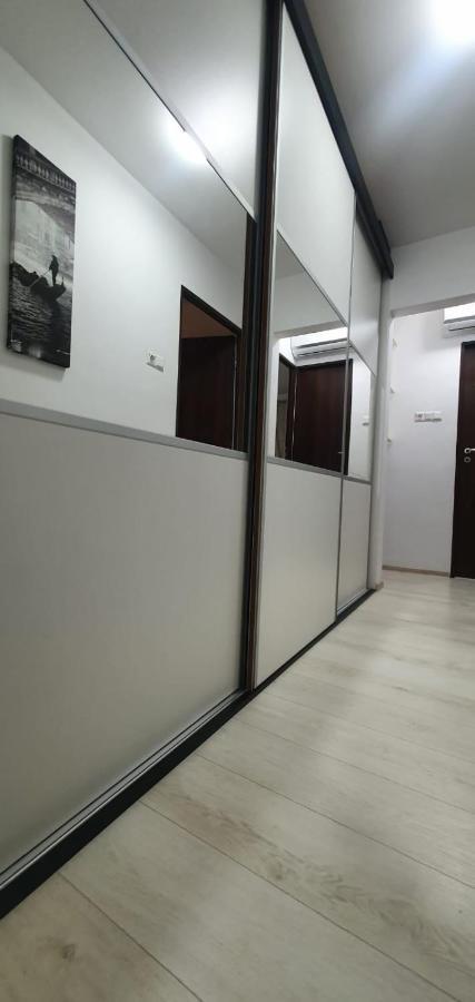 Apartament 3 Camere Spatios Timişoara Exteriör bild